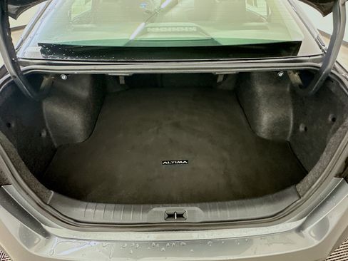 Used 2025 Nissan Altima 2.5 SV FWD image 29