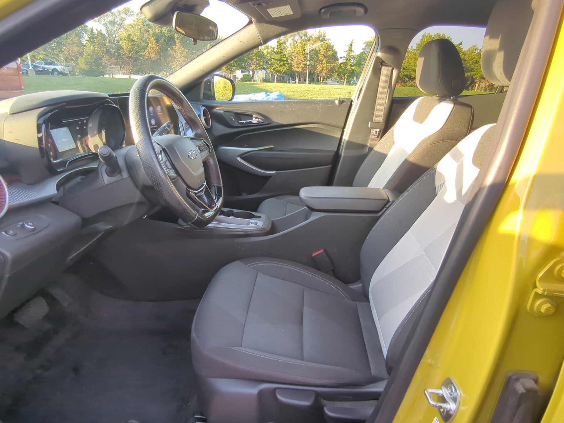 Used 2024 Chevrolet Trax RS w/ Driver Confidence Package FWD image 16