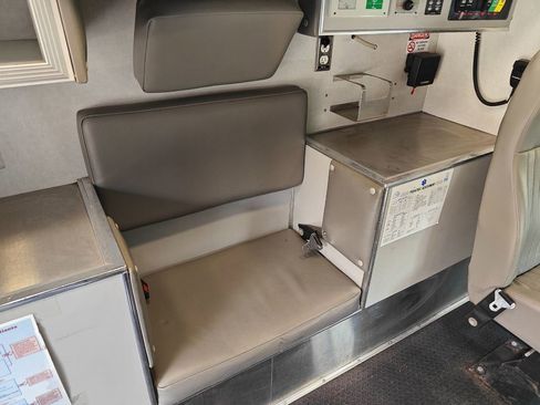Used 2012 Ford E-450 and Econoline 450 Super Duty w/ Ambulance Prep Pkg RWD image 30