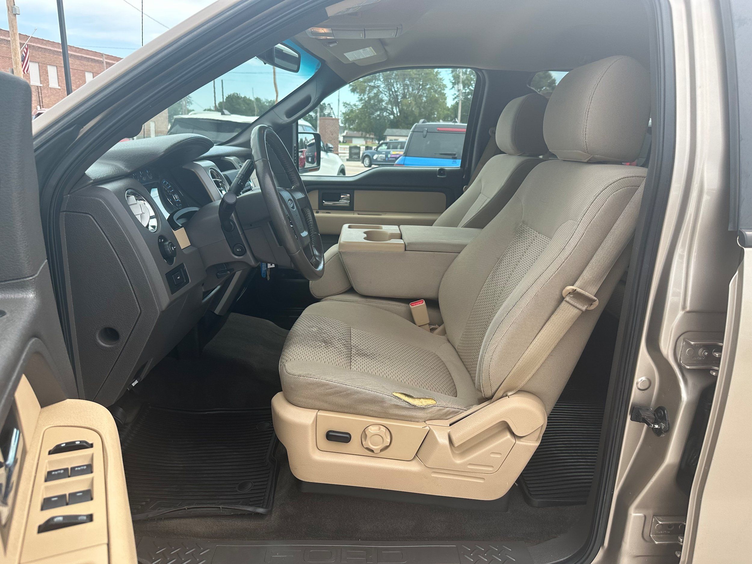 Used 2012 Ford F150 XLT w/ XLT Chrome Pkg AWD/4WD image 10