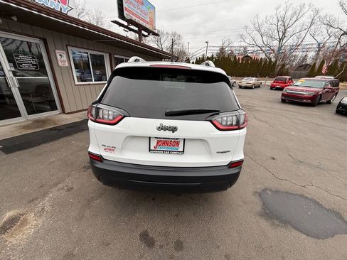 Used 2019 Jeep Cherokee Latitude w/ Cold Weather Group image 7
