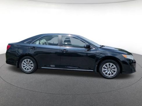 Used 2012 Toyota Camry LE FWD image 6
