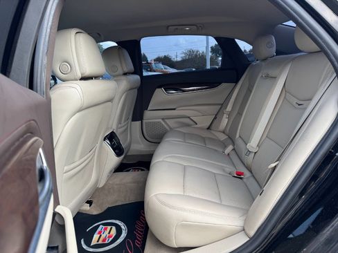 Used 2013 Cadillac XTS Luxury FWD image 16