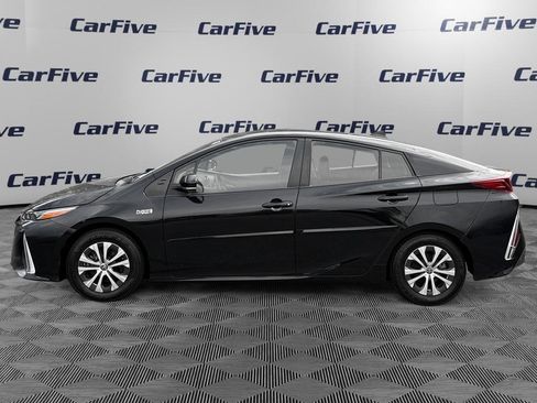 Used 2022 Toyota Prius Prime XLE FWD image 2
