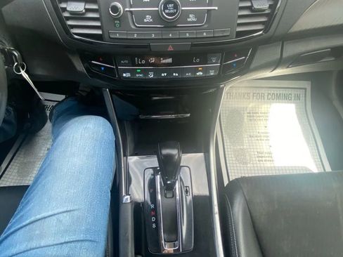 Used 2017 Honda Accord Sport image 24