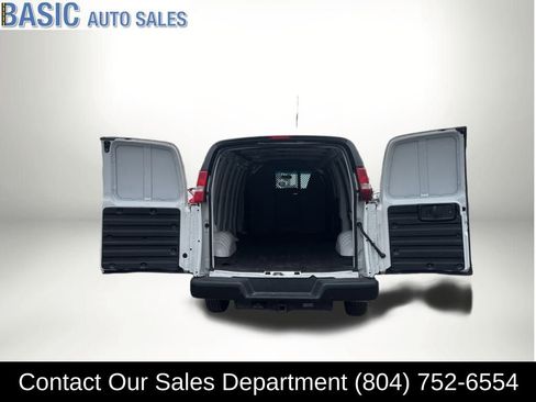 Used 2019 GMC Savana 3500 Work Van w/ Driver Convenience Package image 9