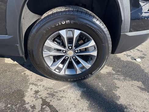 Used 2025 Chevrolet Equinox LT image 32