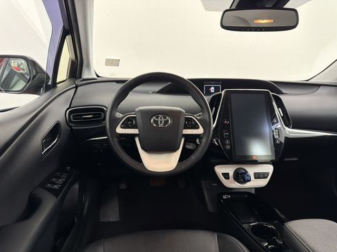 Used 2017 Toyota Prius Prime Advanced FWD image 28