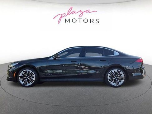 Used 2024 BMW 530i xDrive w/ Premium Package AWD/4WD image 8