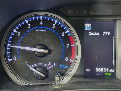 Used 2019 Toyota Highlander XLE AWD/4WD image 13