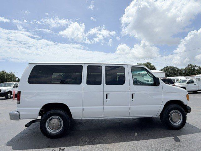 Used 2003 Ford E-350 and Econoline 350 Super Duty RWD image 4