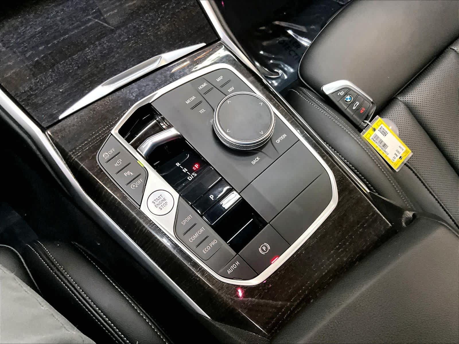 Used 2023 BMW 330i Sedan w/ M Sport Package RWD image 39