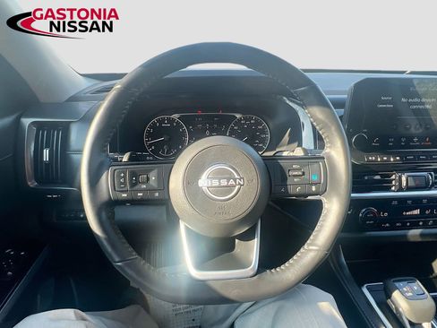 Used 2024 Nissan Pathfinder SL w/ Cargo Package image 14