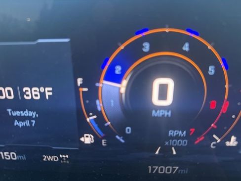 Used 2025 Chevrolet Traverse LT w/ Sun and Wheel Package image 14