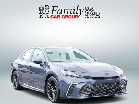 New 2026 Toyota Camry SE FWD image 2