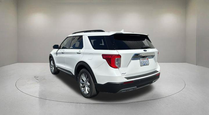 Certified 2020 Ford Explorer XLT w/ Equipment Group 202A RWD image 4