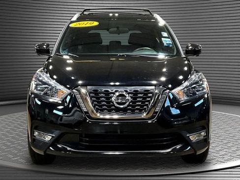 Used 2019 Nissan Kicks SR w/ Exterior Package FWD image 2