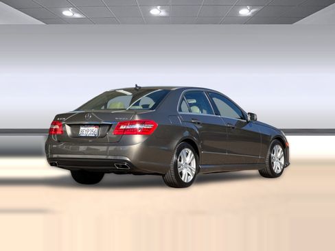Used 2013 Mercedes-Benz E 350 BlueTEC Sedan image 8
