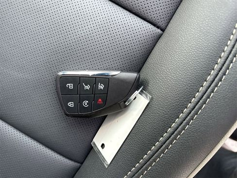 New 2026 Chevrolet Suburban Premier image 37