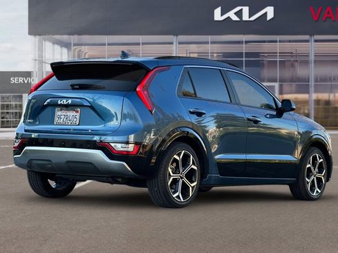 Used 2023 Kia Niro SX Touring image 4