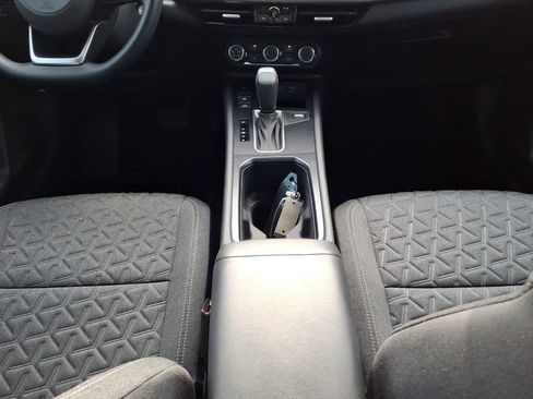 Used 2025 Nissan Kicks SV image 11