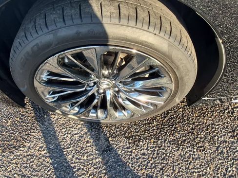Used 2018 Lexus LS 500 w/ Luxury Package RWD image 30