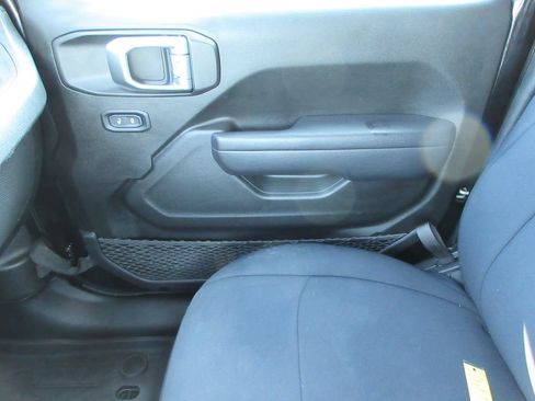 Used 2024 Jeep Wrangler Unlimited Sport AWD/4WD image 39
