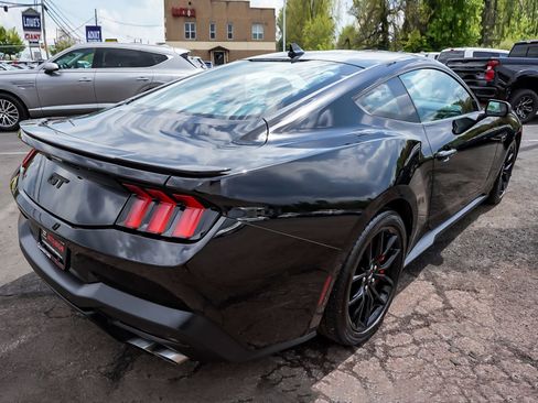 Used 2025 Ford Mustang GT Premium RWD image 6