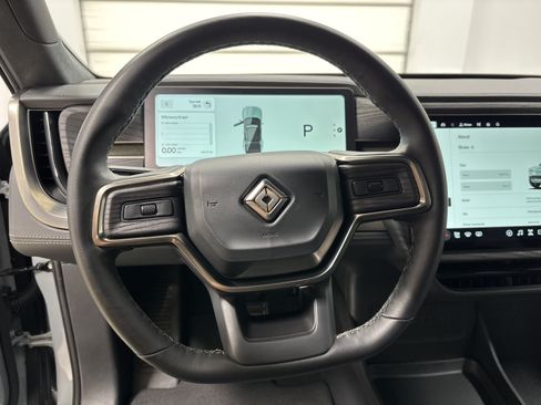 Used 2025 Rivian R1S Adventure AWD/4WD image 28