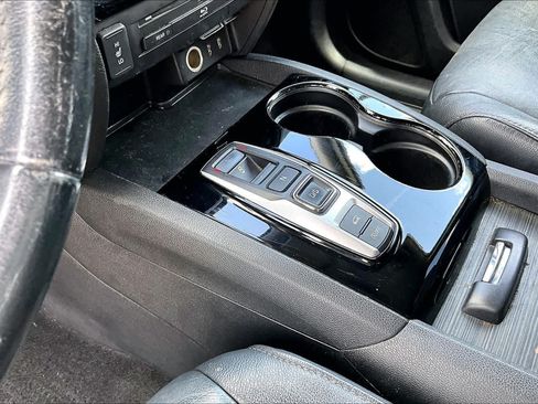 Used 2018 Honda Pilot Touring image 16