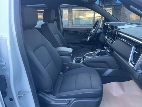 Used 2025 GMC Canyon Elevation w/ Convenience Package image 19