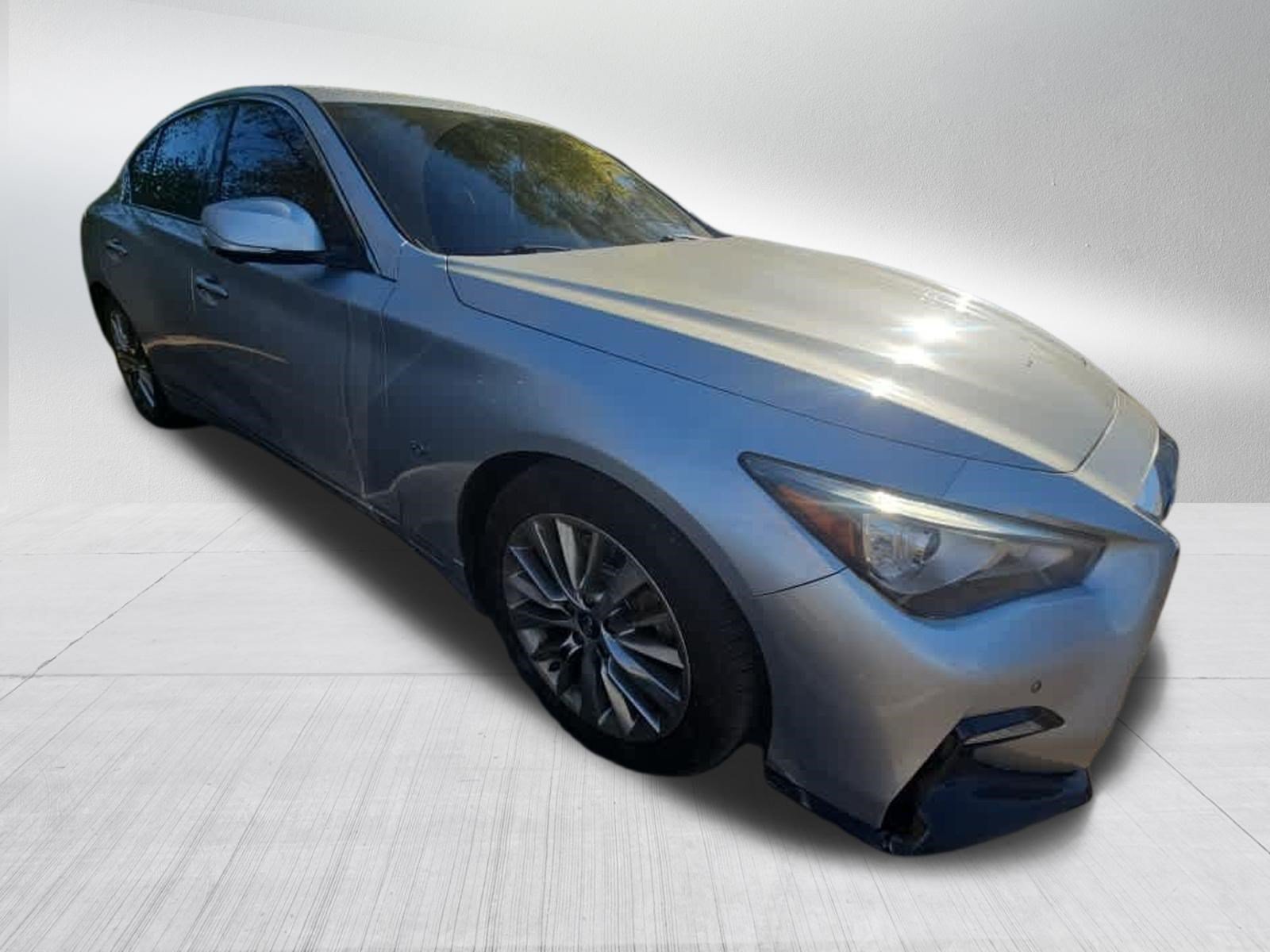 Used 2018 INFINITI Q50 Luxe w/ Essential Package (3.0T Luxe) AWD/4WD image 3