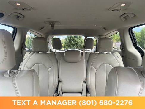 Used 2018 Chrysler Pacifica Touring-L w/ Advanced Safetytec Group FWD image 28