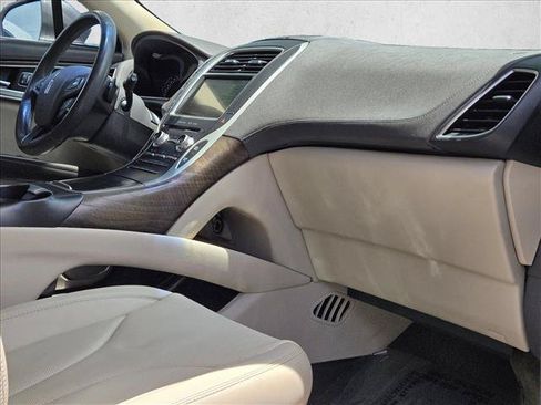 Used 2017 Lincoln MKX Reserve FWD image 22