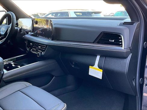 New 2026 Chevrolet Tahoe Premier w/ Sun And Tow Package AWD/4WD image 10