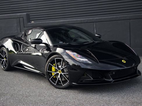 Used 2025 Lotus Emira image 7