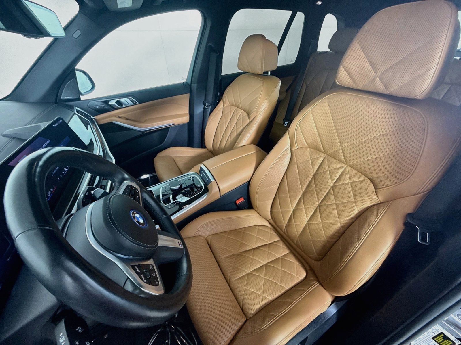 Used 2024 BMW X5 xDrive50e w/ M Sport Package AWD/4WD image 5
