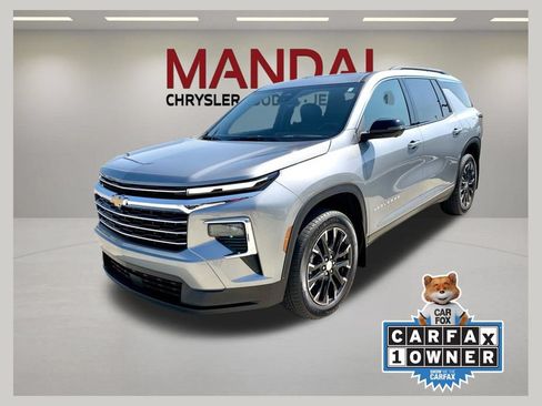 Used 2026 Chevrolet Traverse LT w/ Sun and Wheel Package FWD image 1