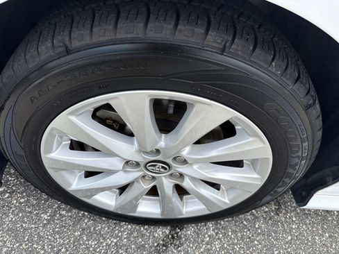 Used 2020 Toyota Camry LE w/ Convenience Package FWD image 11