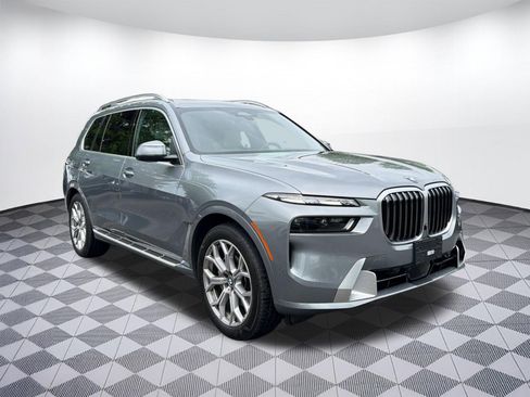 Used 2025 BMW X7 xDrive40i w/ Premium Package AWD/4WD image 7