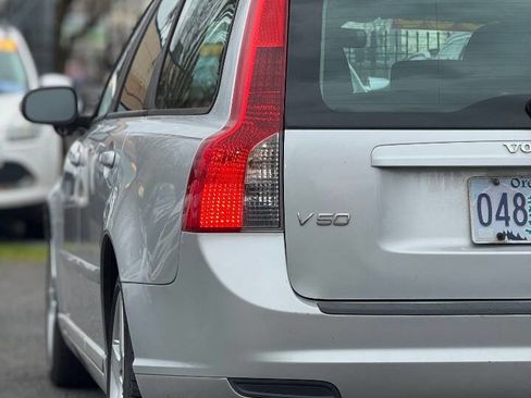 Used 2008 Volvo V50 2.4i image 10