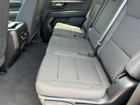Used 2025 Chevrolet Tahoe LS RWD image 14