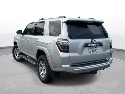 Used 2016 Toyota 4Runner Trail AWD/4WD image 8
