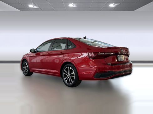 Used 2025 Volkswagen Jetta Sport FWD image 3