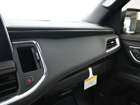 Used 2024 GMC Yukon AT4 w/ Technology Package AWD/4WD image 25