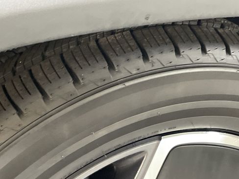 Used 2024 Rivian R1S Adventure image 12