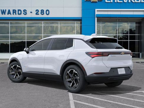 New 2026 Chevrolet Equinox EV LT image 3