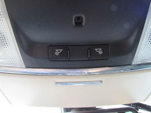 Used 2015 Chrysler 300 Limited image 60
