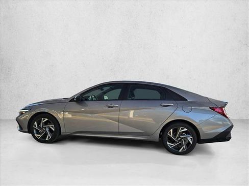 Used 2025 Hyundai Elantra Sport FWD image 8