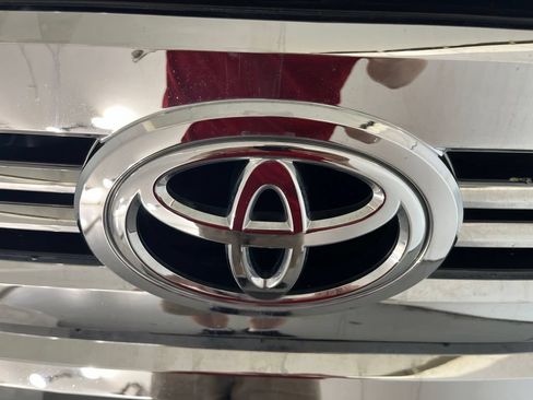 Used 2017 Toyota Tundra SR5 AWD/4WD image 34